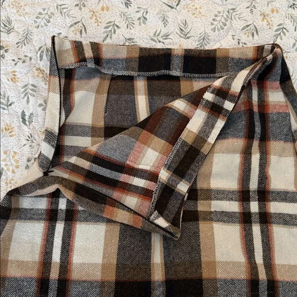 SHEIN Fall Plaid Mini Skirt - Black, Brown, Orange, Cream - Picture 3 of 4